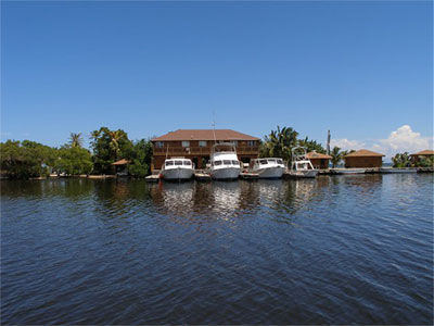 Laguna Beach Resort Útila Esterno foto
